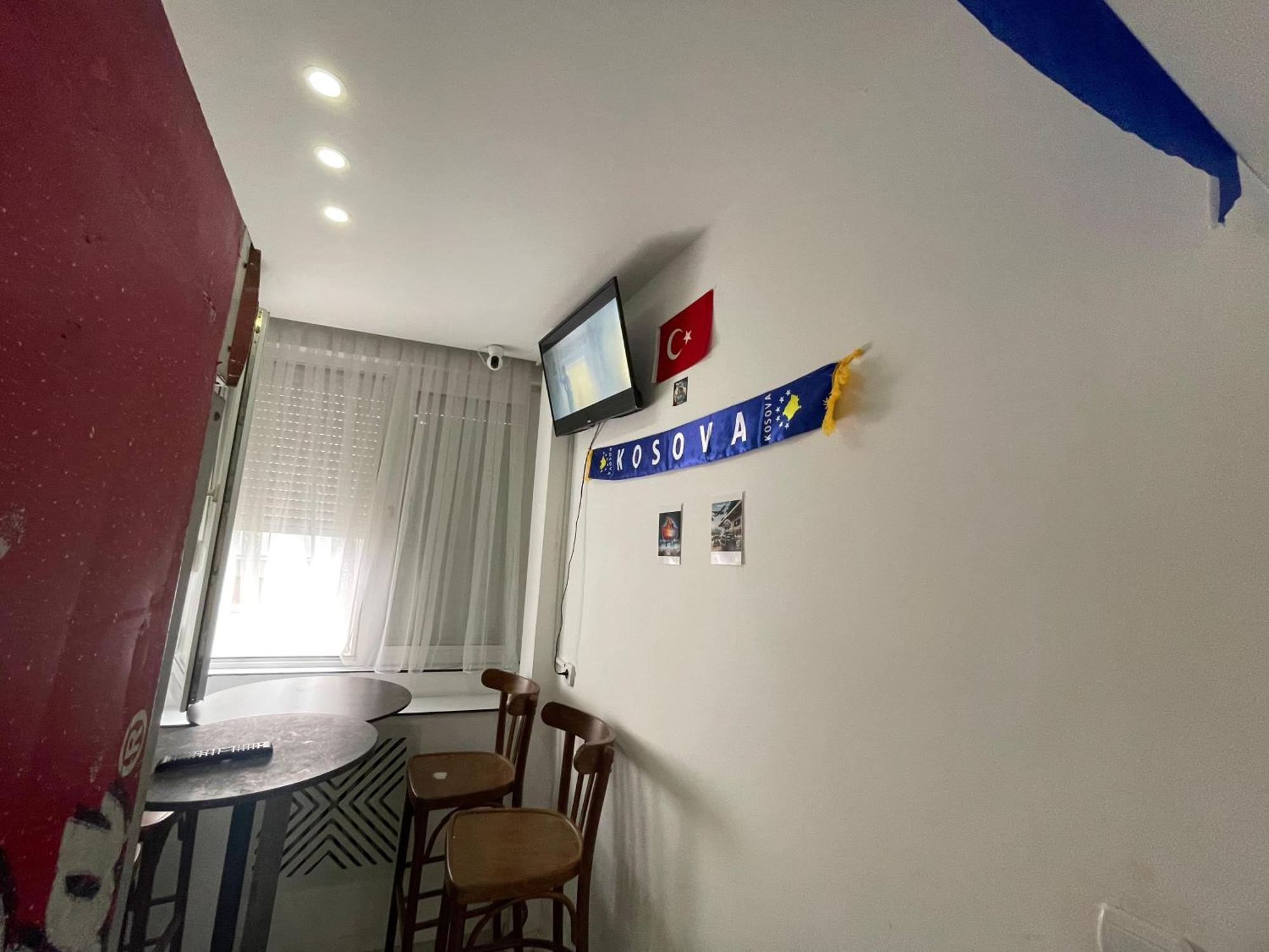 Shesh Hostel Pristina Extérieur photo